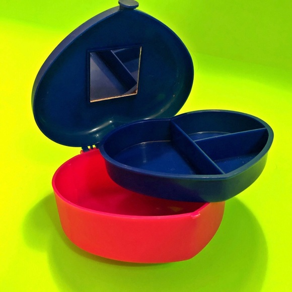 Vintage 90s y2k heart shaped cosmetic case - Picture 3 of 3